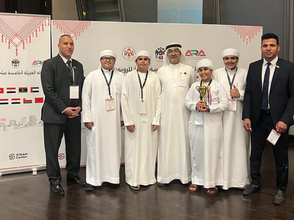 "الفجيرة العلمي" يحرز المركز الثالث في البطولة العربية للروبوت والذكاء الاصطناعي بالاردن