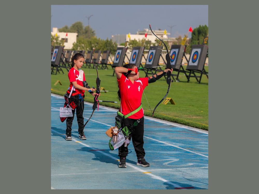 ناشئات " نادي الشارقة للمرأة" يتألقن بدوري الإمارات للقوس والسهم