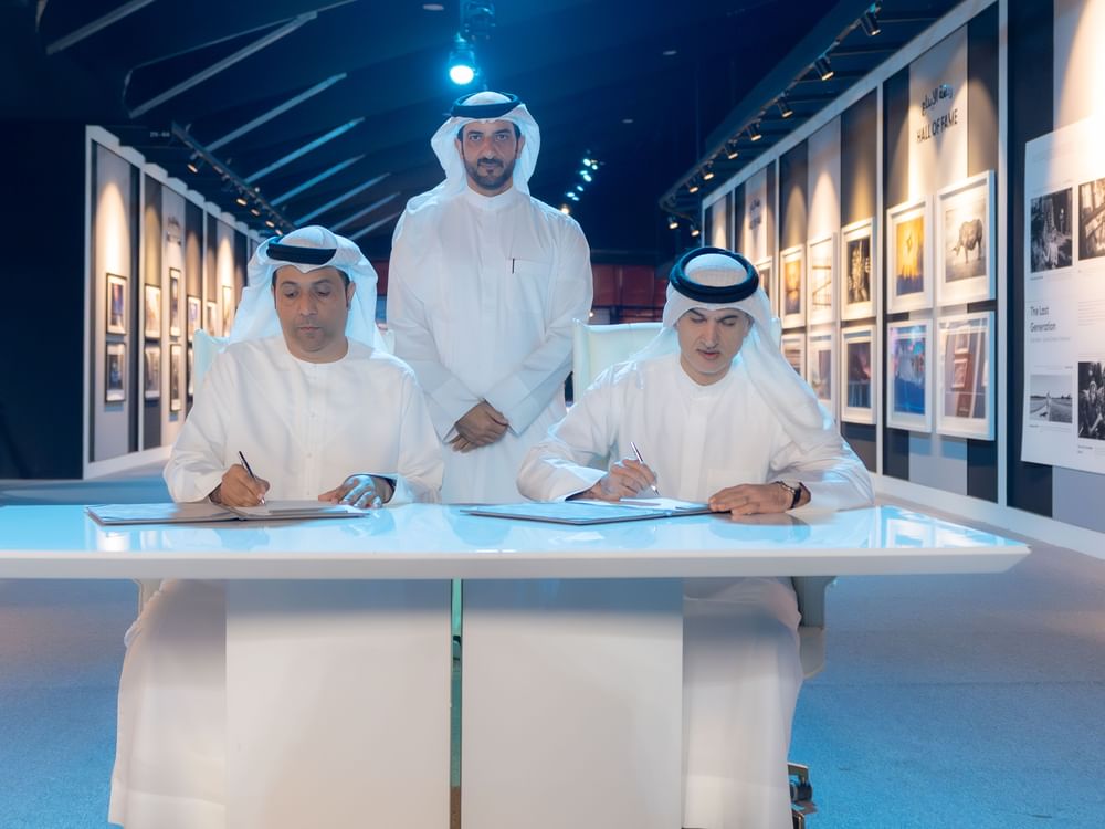 Sultan bin Ahmed witnesses Xposure, Invest Bank sponsorship signing