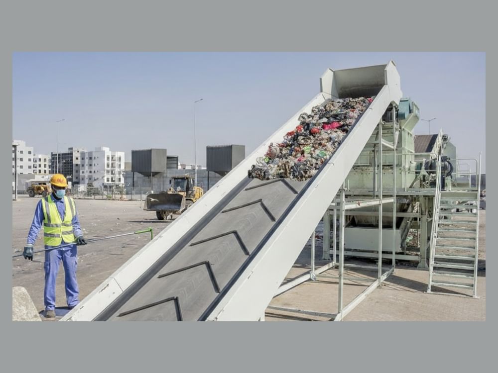 مدير عام بلدية عجمان يتفقد مشروع تطوير محطة نقل وفرز النفايات الصلبة في الإمارة