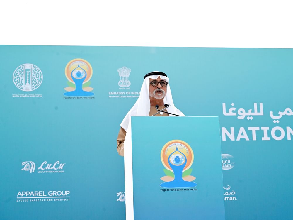 نهيان بن مبارك يشهد الاحتفال باليوم العالمي الـ11 لليوغا في أبوظبي
