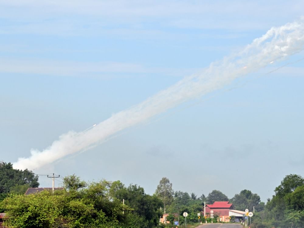 Deadly border clashes between Thailand, Cambodia continue as pressure for ceasefire mounts