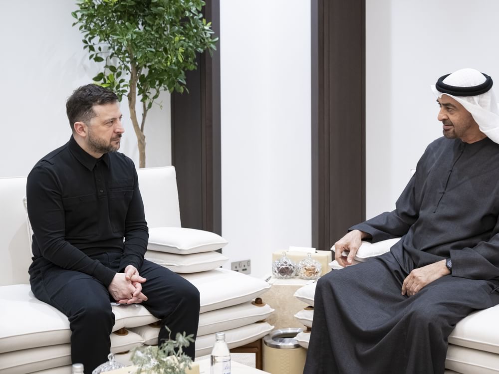 Le Président des Émirats arabes unis et le Président ukrainien discutent sécurité régionale et coopération