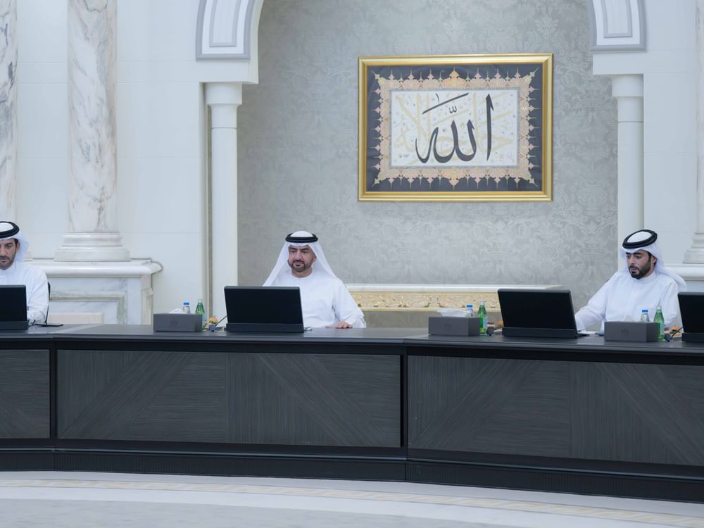 Conselho Executivo de Sharjah aprova licença para cuidado de filhos com deficiência