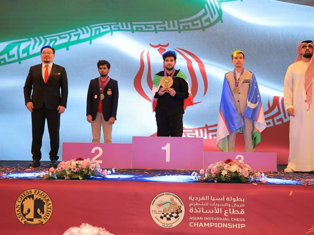 سلطان بن خليفة بن شخبوط يتوج الفائزين في "آسيوية الشطرنج" بالعين