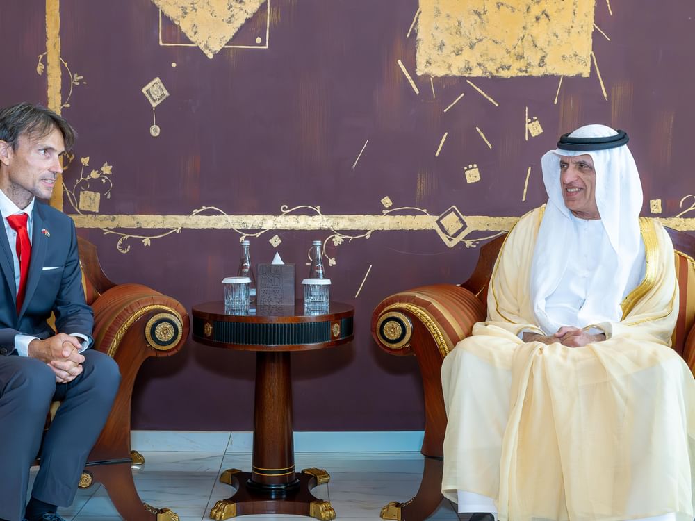 Saud bin Saqr receives Slovak Ambassador