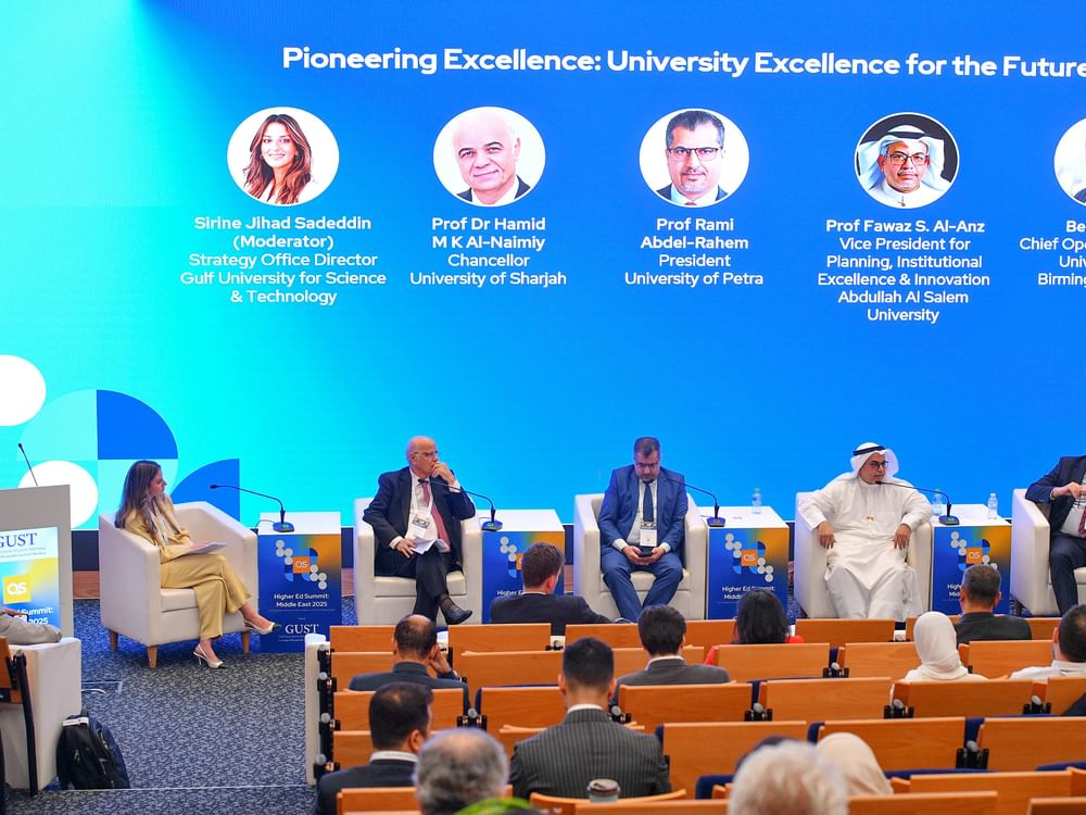 جامعة الشارقة تشارك في قمة كيو إس للتعليم العالي