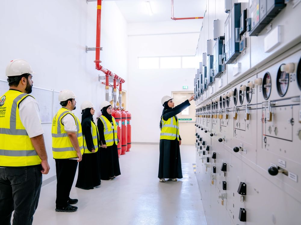 "كهرباء الشارقة" تشغل محطتين جديدتين وتنفذ 15 محطة بـ381.5 مليون درهم