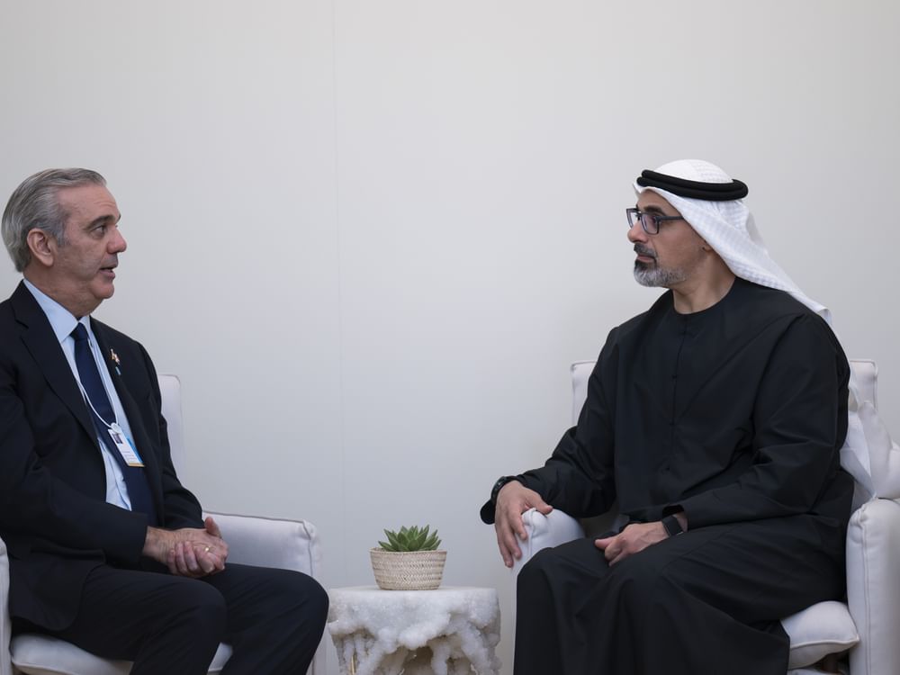 خالد بن محمد بن زايد يلتقي رئيس جمهورية الدومينيكان على هامش أعمال القمة العالمية للحكومات