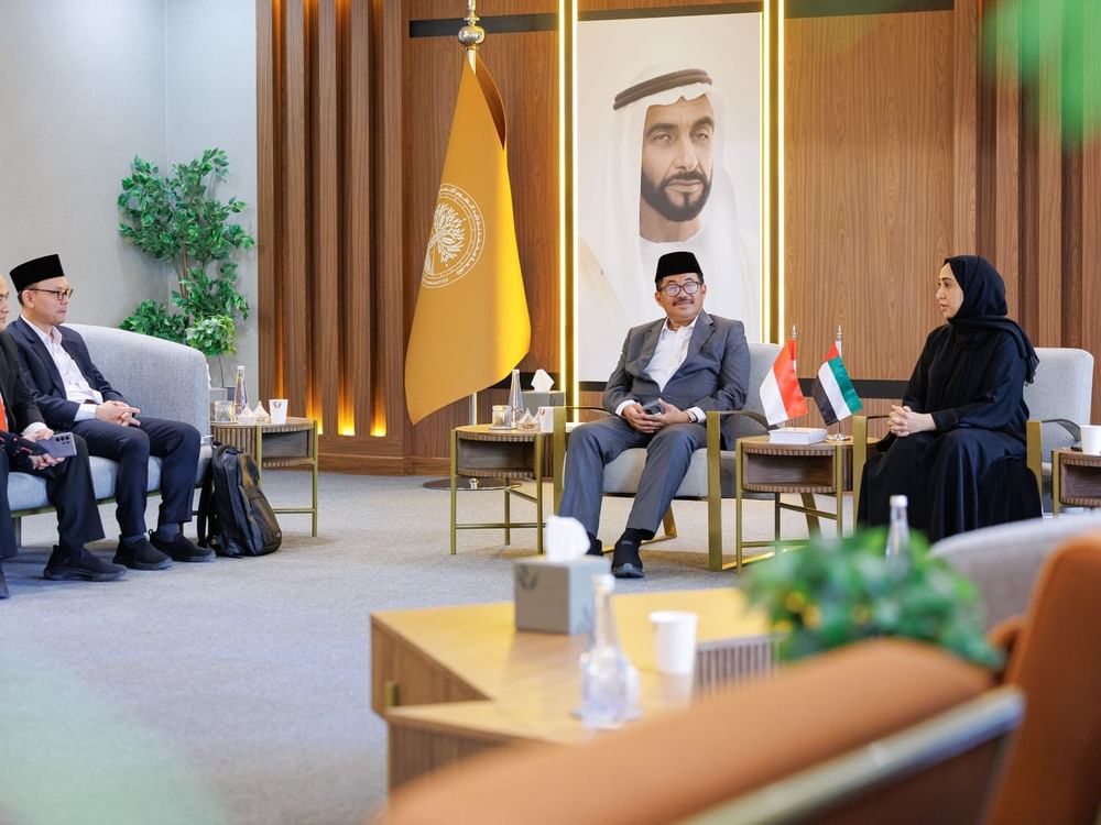 جامعتا محمد بن زايد للعلوم الإنسانية و"الشافعية الإندونيسية" تبحثان آفاق التعاون الأكاديمي