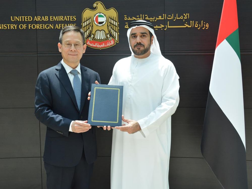 Deputy Director of MoFA’s Dubai Office receives consular credentials from Consul General of Republic of Korea