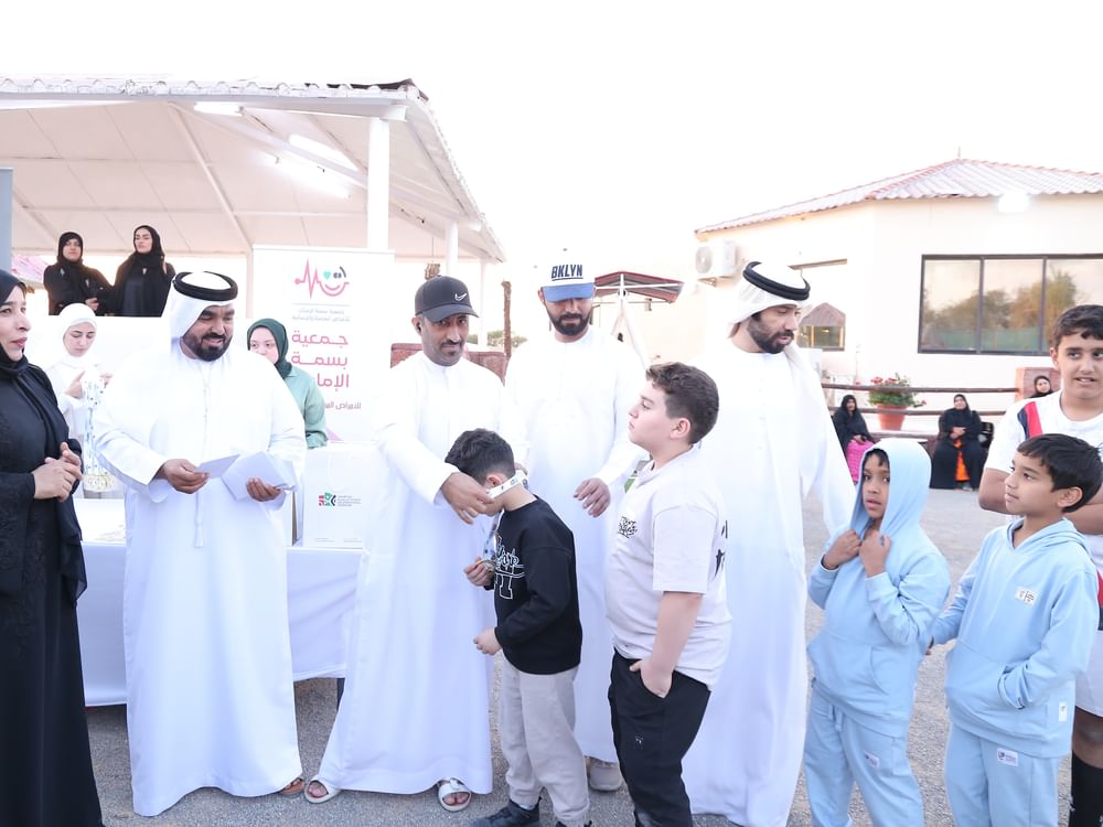 فعالية توعوية للأطفال المرضى وأسرهم تنظمها جمعية بسمة في رأس الخيمة بمناسبة عام الأسرة