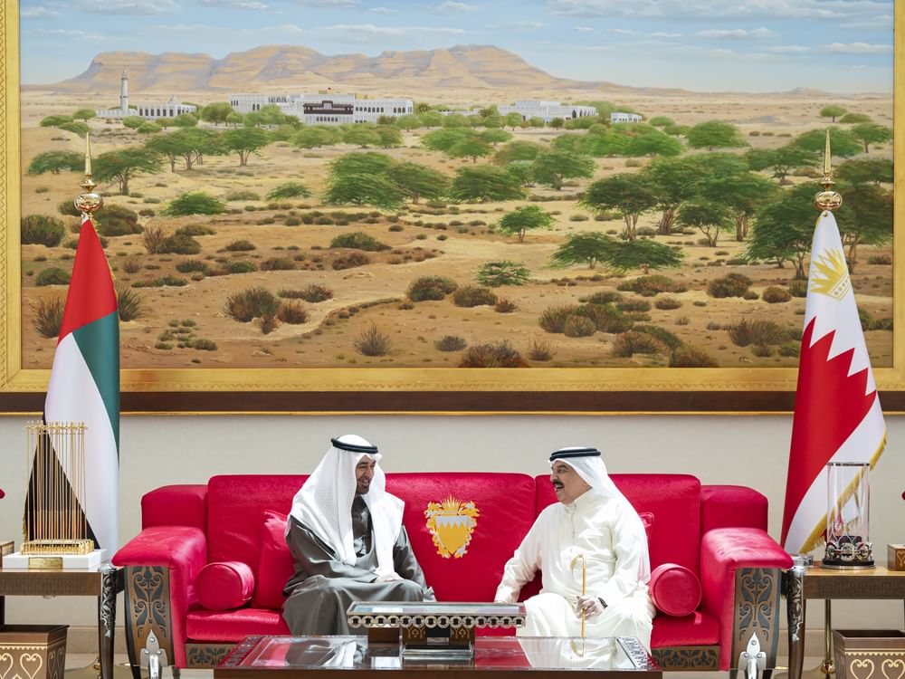 Presidente dos Emirados Árabes Unidos e rei do Bahrein discutem relações bilaterais e situação regional
