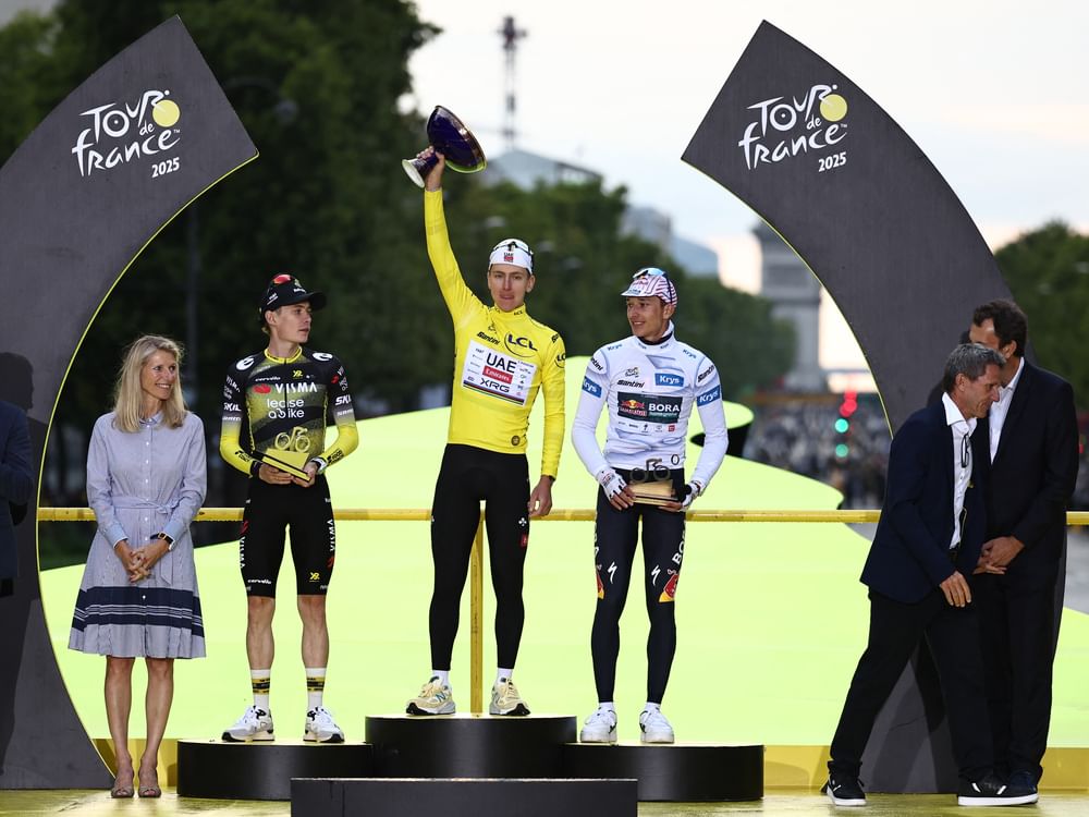 Tadej Pogačar remporte son quatrième Tour de France avec l’équipe UAE Team Emirates-XRG