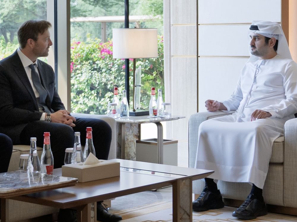 مكتوم بن محمد يستقبل رئيس "PayPal" العالمية الرائدة في مجال التجارة الإلكترونية