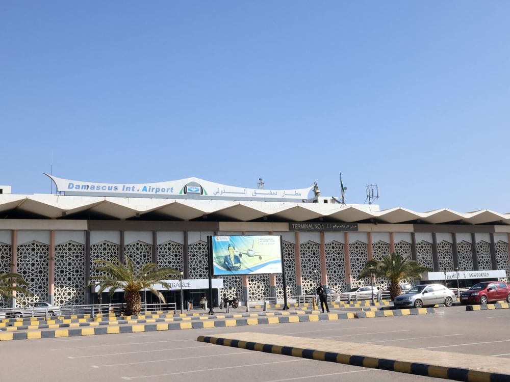 فتح الأجواء السورية أمام الطيران مع إبقاء الوضع الإقليمي تحت المراقبة