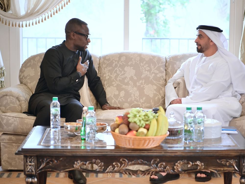 سيف بن زايد يلتقي مسؤولين من مجموعة "ميتا"