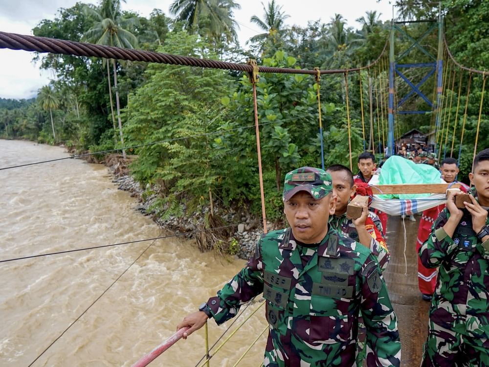 Death Toll From Landslide At Indonesian Mine Rises To 12 | Emirates ...