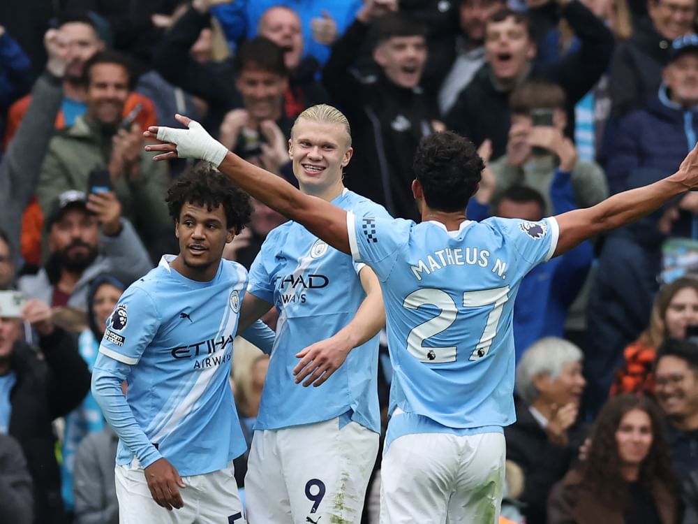 فوز مانشستر سيتي وكريستال بالاس في الدوري الإنجليزي