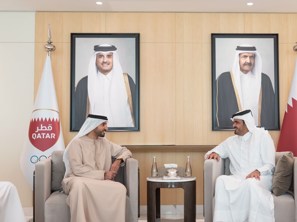 راشد بن حميد يبحث تعزيز التعاون الرياضي مع رئيس اللجنة الأولمبية القطرية