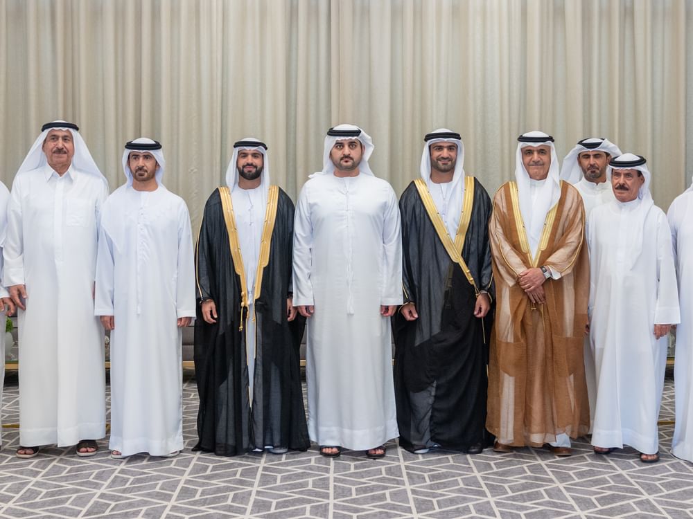 مكتوم بن محمد يحضر أفراح الشامسي والسويدي