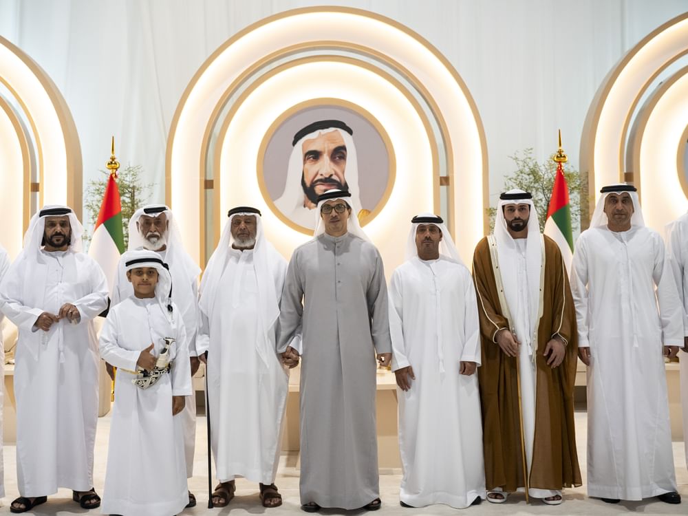 منصور بن زايد يحضر أفراح العامري