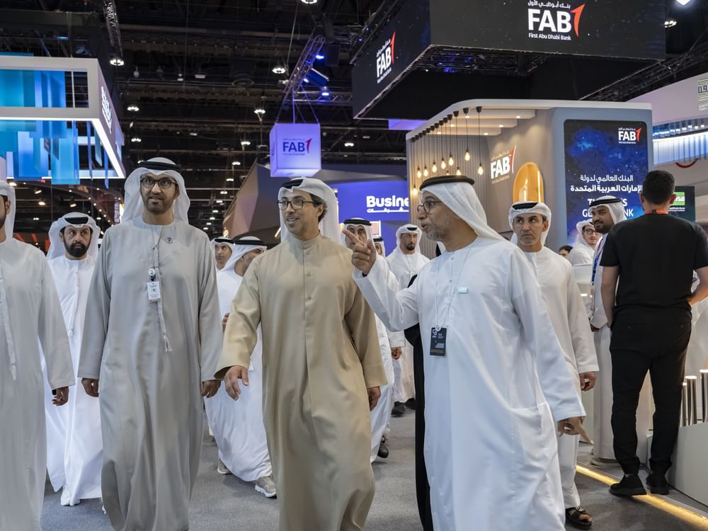 Mansour bin Zayed visita la feria ‘Make it in the Emirates 2025’ y reitera el compromiso del liderazgo con el desarrollo industrial