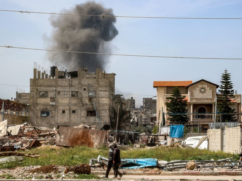 17 martyred, dozens wounded in Israeli airstrikes on Gaza Strip