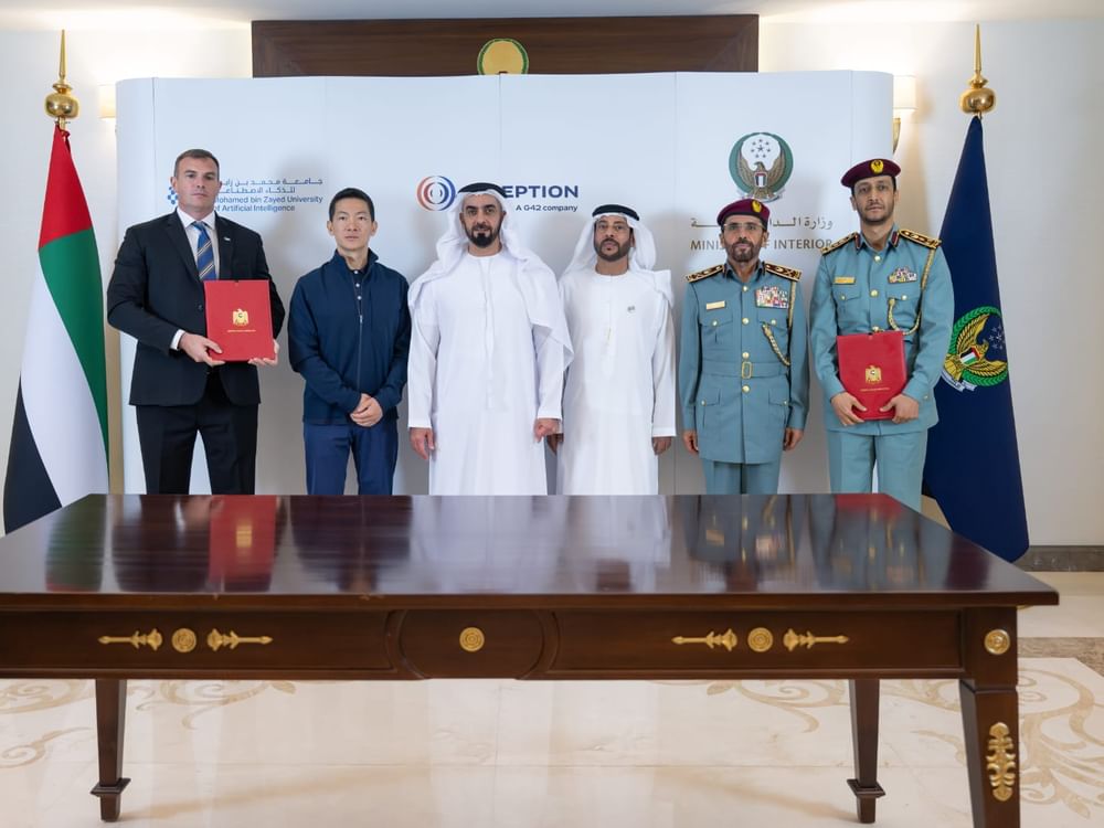 Saif bin Zayed lance un programme de formation en intelligence artificielle pour le personnel du ministère de l’Intérieur