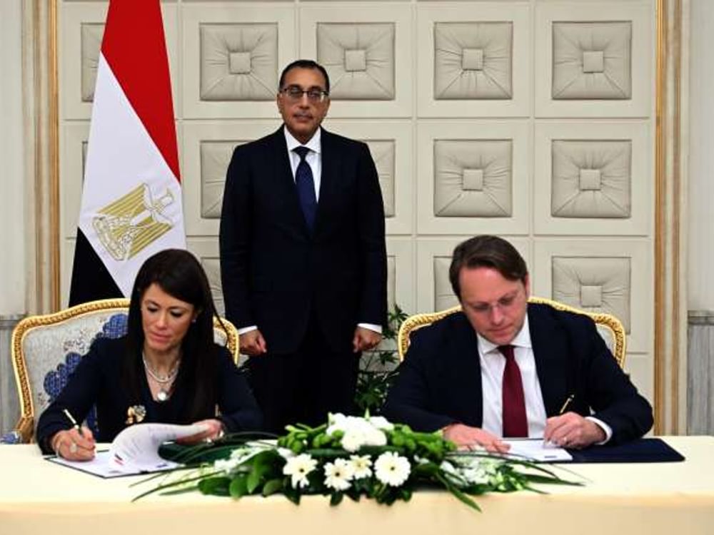 Egypt, EU sign €1 bn financing deal at investment forum in Cairo ...