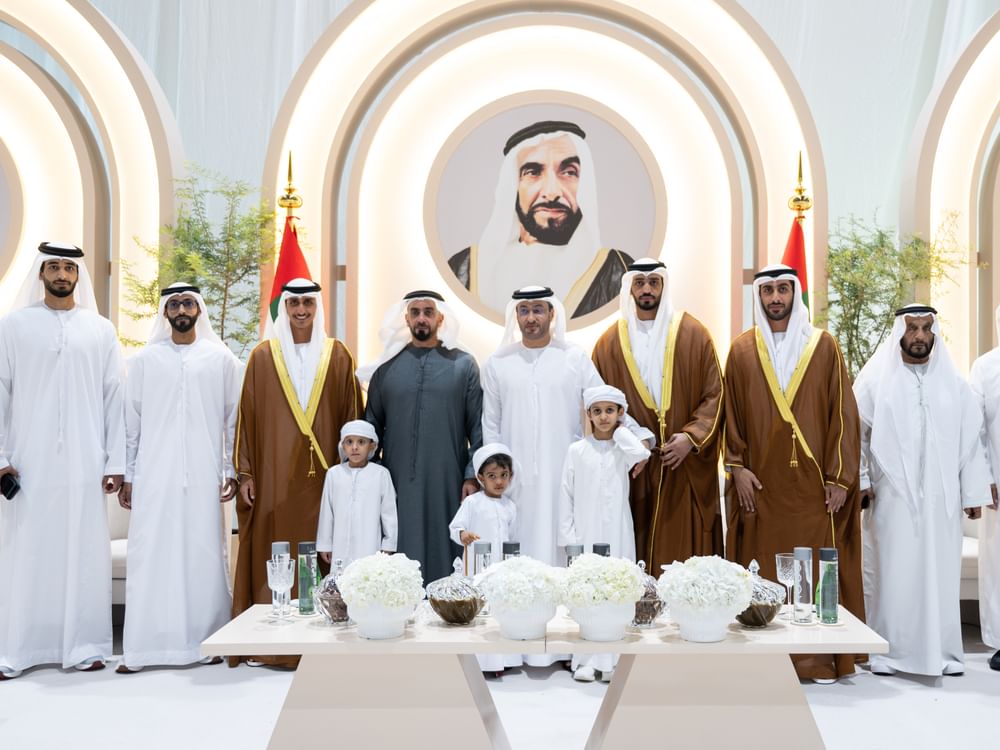 سيف بن زايد يحضر أفراح الشامسي والسالمي