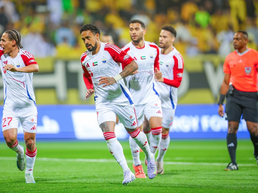 دوري أدنوك للمحترفين.. سباق القمة يتواصل بين الشارقة وشباب الأهلي