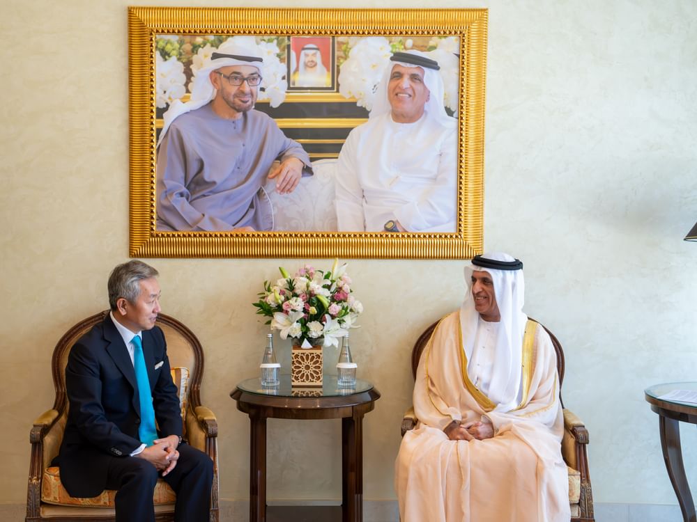 Saud bin Saqr recibe al embajador de China en Ras Al Khaimah