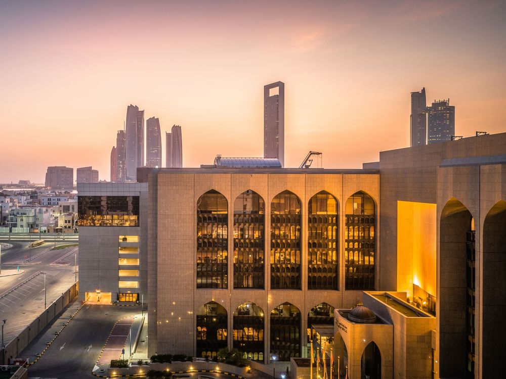 UAE bank employees surpass 39,000 for first time since 2015