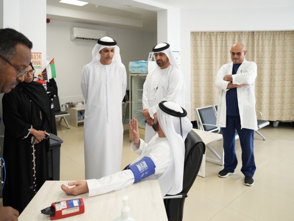 منشآت "الإمارات الصحية" تقدم خدمات طبية استباقية وتعزز جودة حياة الأفراد 