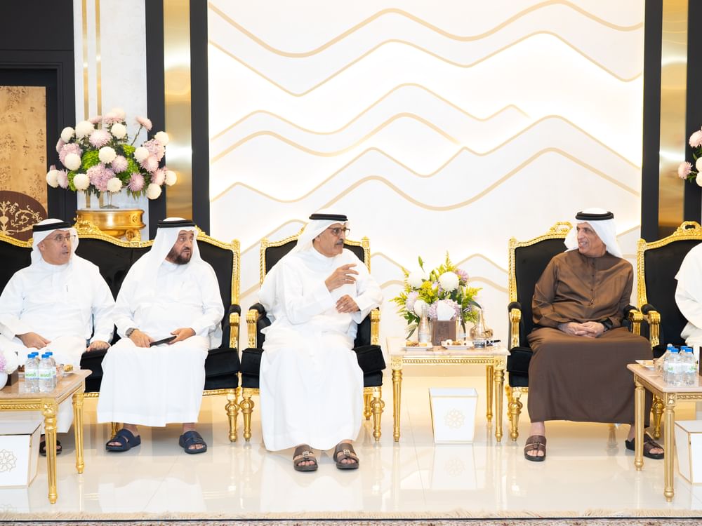 سعود بن صقر يستقبل المهنئين بشهر رمضان المبارك