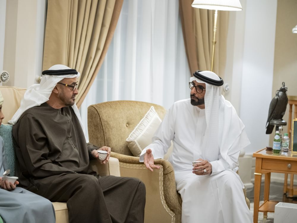 رئيس الدولة يزور محمد البواردي في منزله في أبوظبي