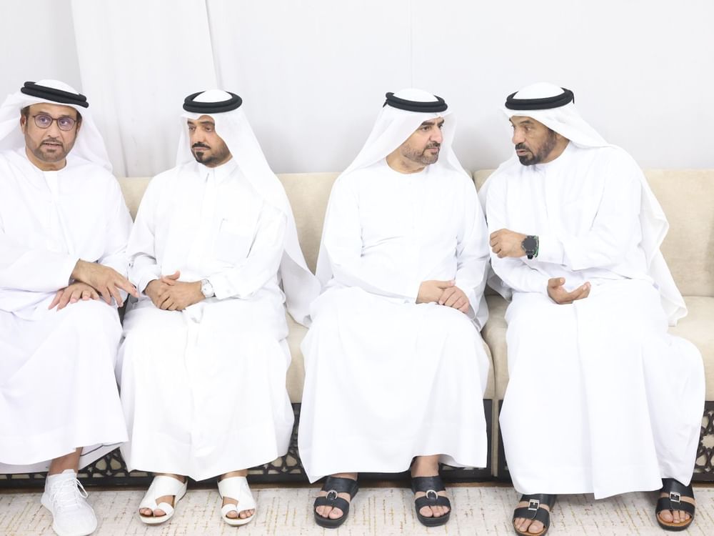 عبدالله بن سالم القاسمي يقدم واجب العزاء في وفاة ابراهيم عيسى بوحميد