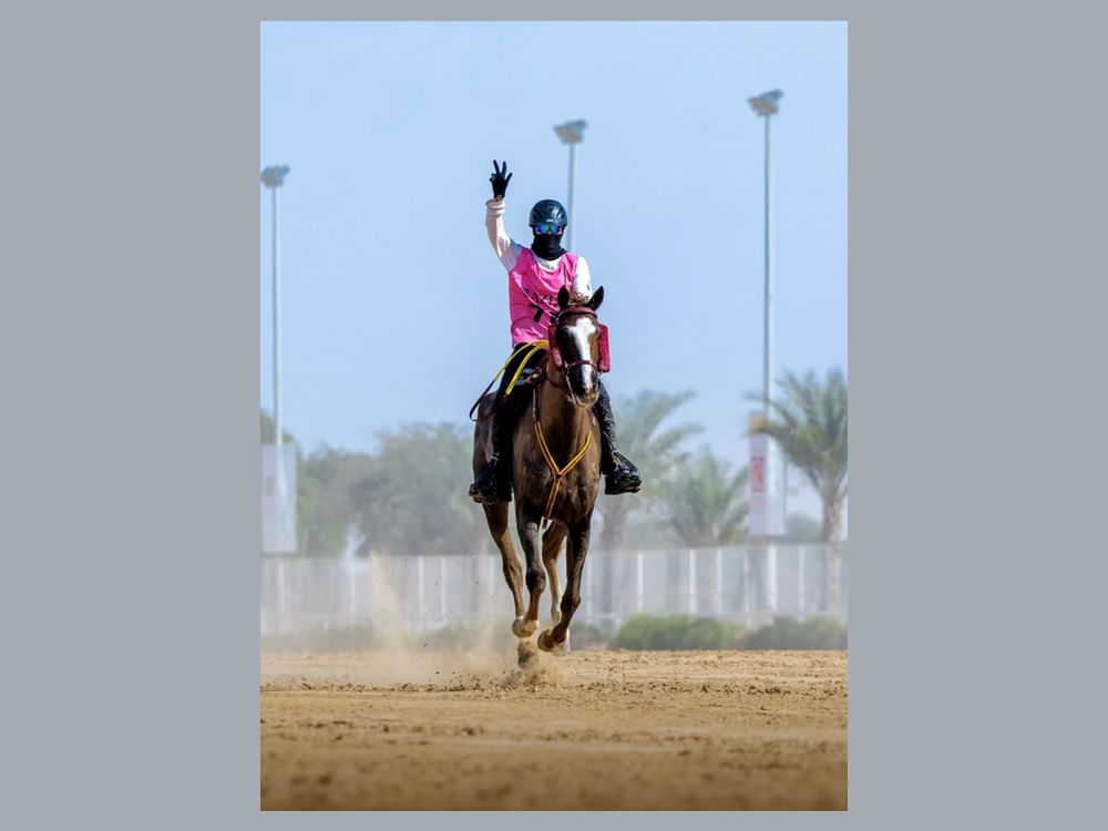 الفارسة ميلينا منديز تحرز كأس السيدات في مهرجان محمد بن راشد آل مكتوم للقدرة