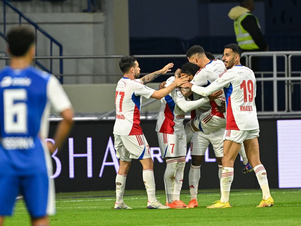 فوز الوحدة والشارقة في دوري أدنوك للمحترفين