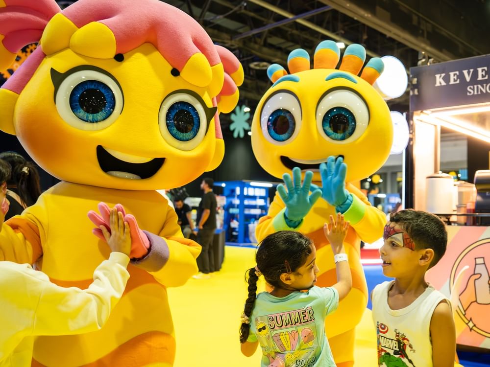 "عالم مدهش" يختتم دورته الـ 26