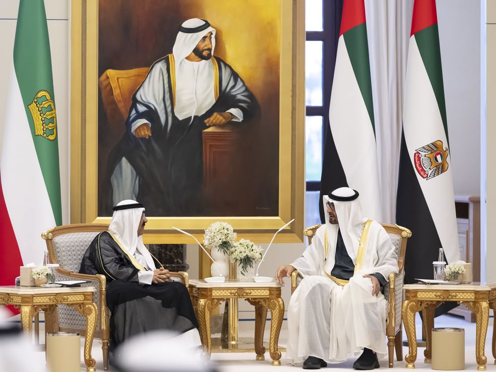 Präsident der VAE und Emir von Kuwait erörtern bilaterale Beziehungen und Ausbau der gemeinsamen Zusammenarbeit am Golf