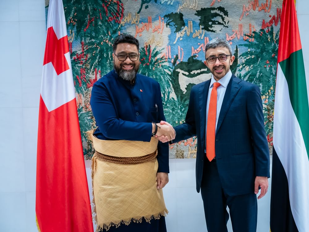Abdullah bin Zayed se reúne con el primer ministro de Tonga en Nueva York