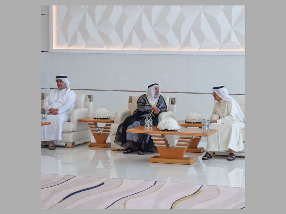 Sharjah Ruler offers condolences to UAQ Ruler on death of his mother