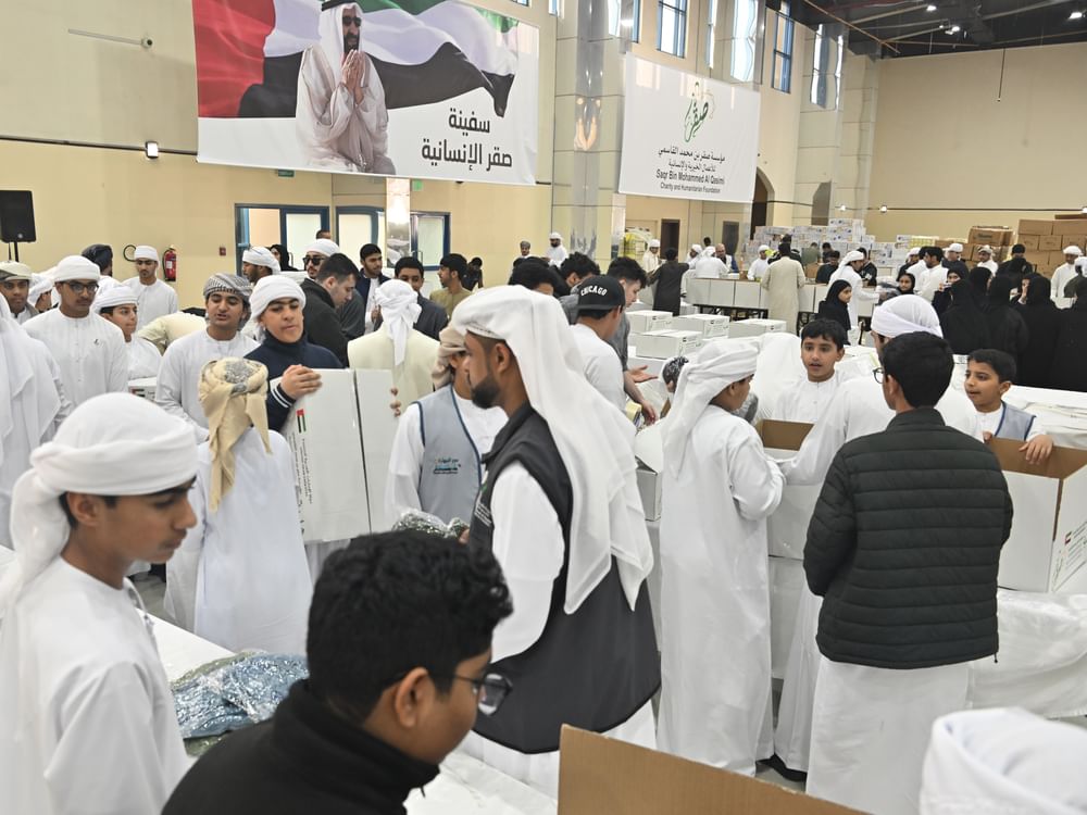 مؤسسة صقر للأعمال الخيرية تستكمل تجهيز طرود "سفينة صقر الإنسانية" دعماً للأشقاء في غزة