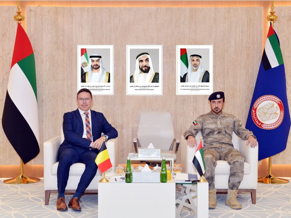 قائد عام شرطة أبوظبي والمفوض العام للشرطة البلجيكية يبحثان تعزيز التعاون