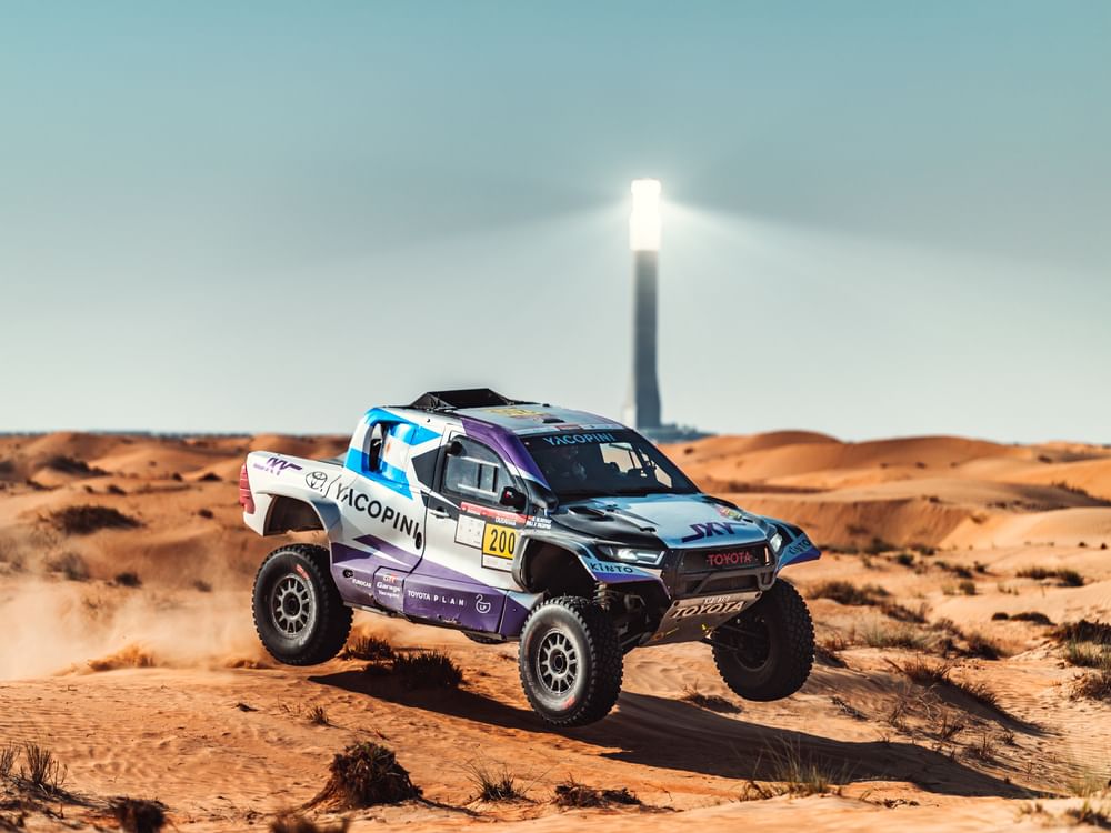 الأرجنتيني ياكوبيني يتوّج ببطولة العالم لفئة السيارات..والبلوشي وأهلي بطلا العالم في "باها"