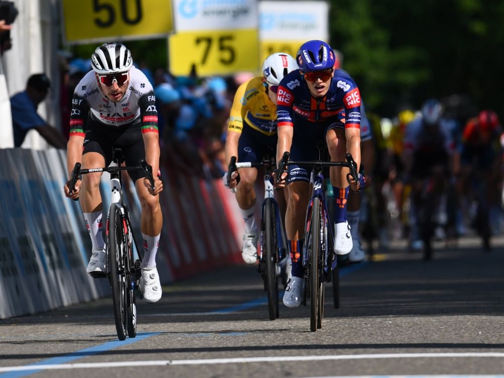 João Almeida, del UAE Team Emirates-XRG, logra el segundo puesto en la tercera etapa del Tour de Suiza