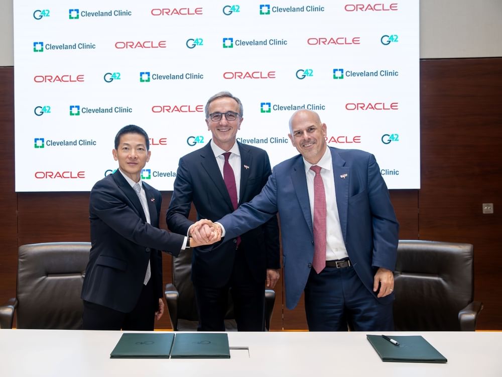 تعاون بين "جي 42" و "Oracle" و"كليفلاند" لإطلاق منصة رعاية صحية مدعومة بالذكاء الاصطناعي 