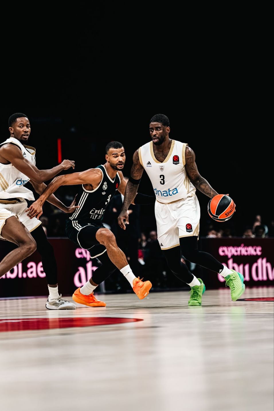 Olympiacos dan Real Madrid melaju ke final Piala Super Bola Basket Euroleague di Abu Dhabi.